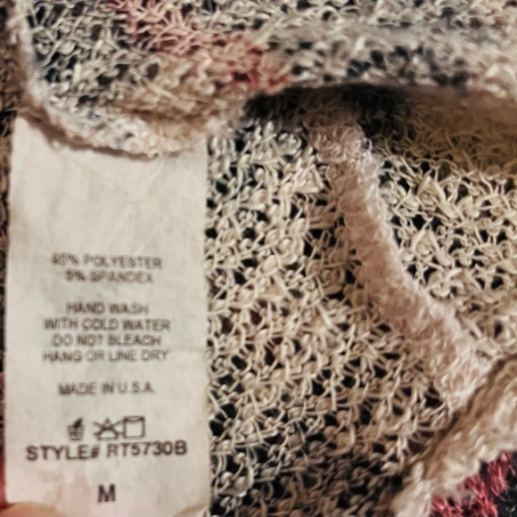 BLUSHED Aztec designed knit kimono style shrug. Size Medium - Picture 3 of 6